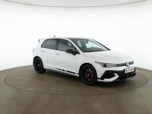 Volkswagen Golf view 2