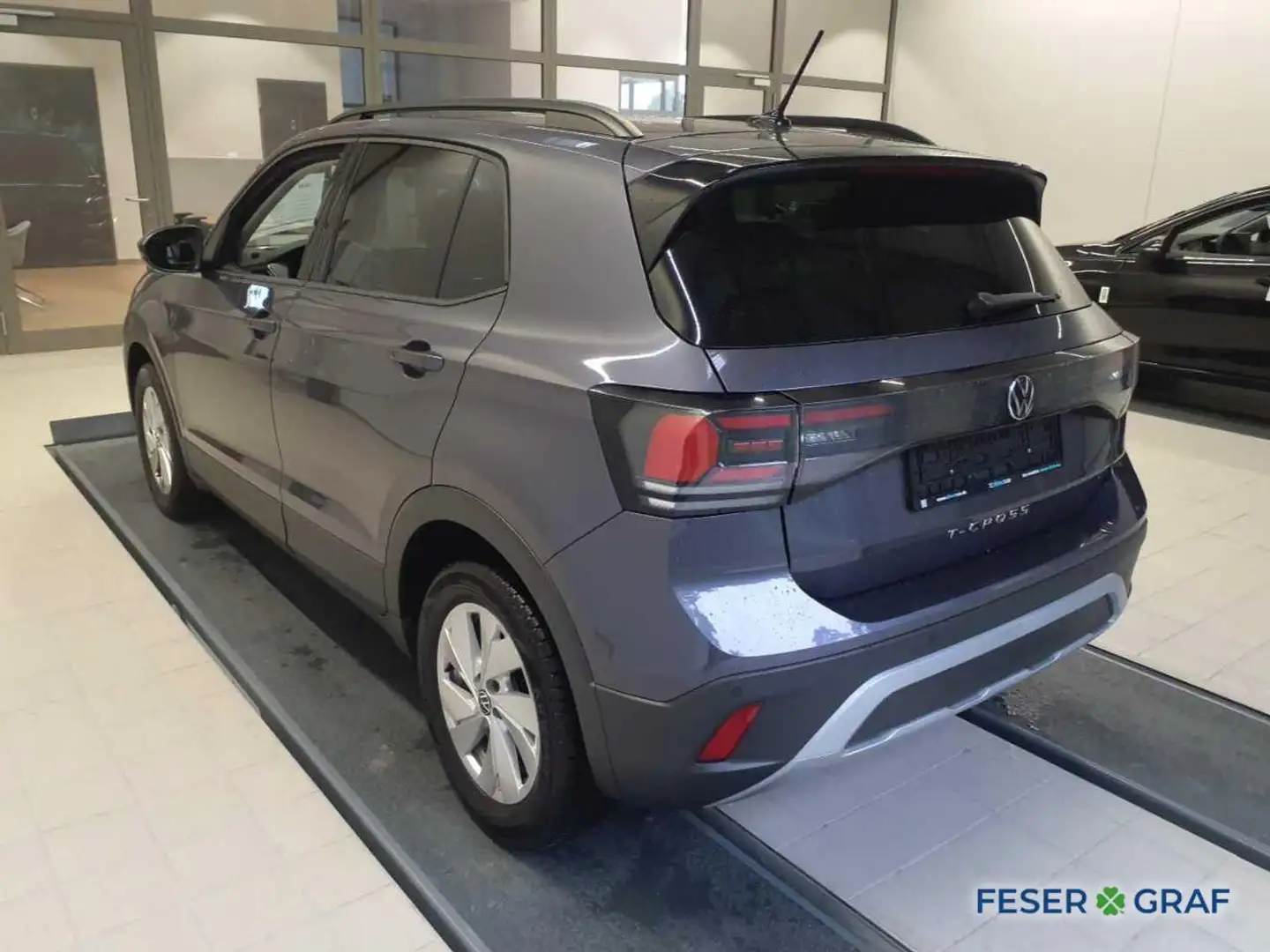 Volkswagen T-Cross Life 1.0 TSI 95PS Grau - 2