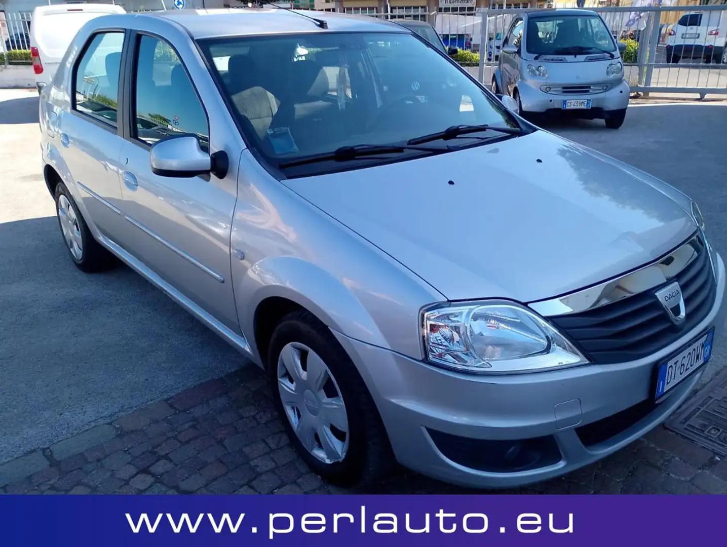 Dacia Logan 1.4 Lauréate Argent - 2