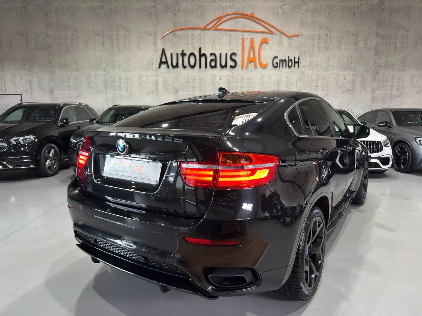 BMW X6 xDrive50i/M/LED/AHK/STANDHEIZ/MEMORY/HUD/4-ZO Schwarz - 2