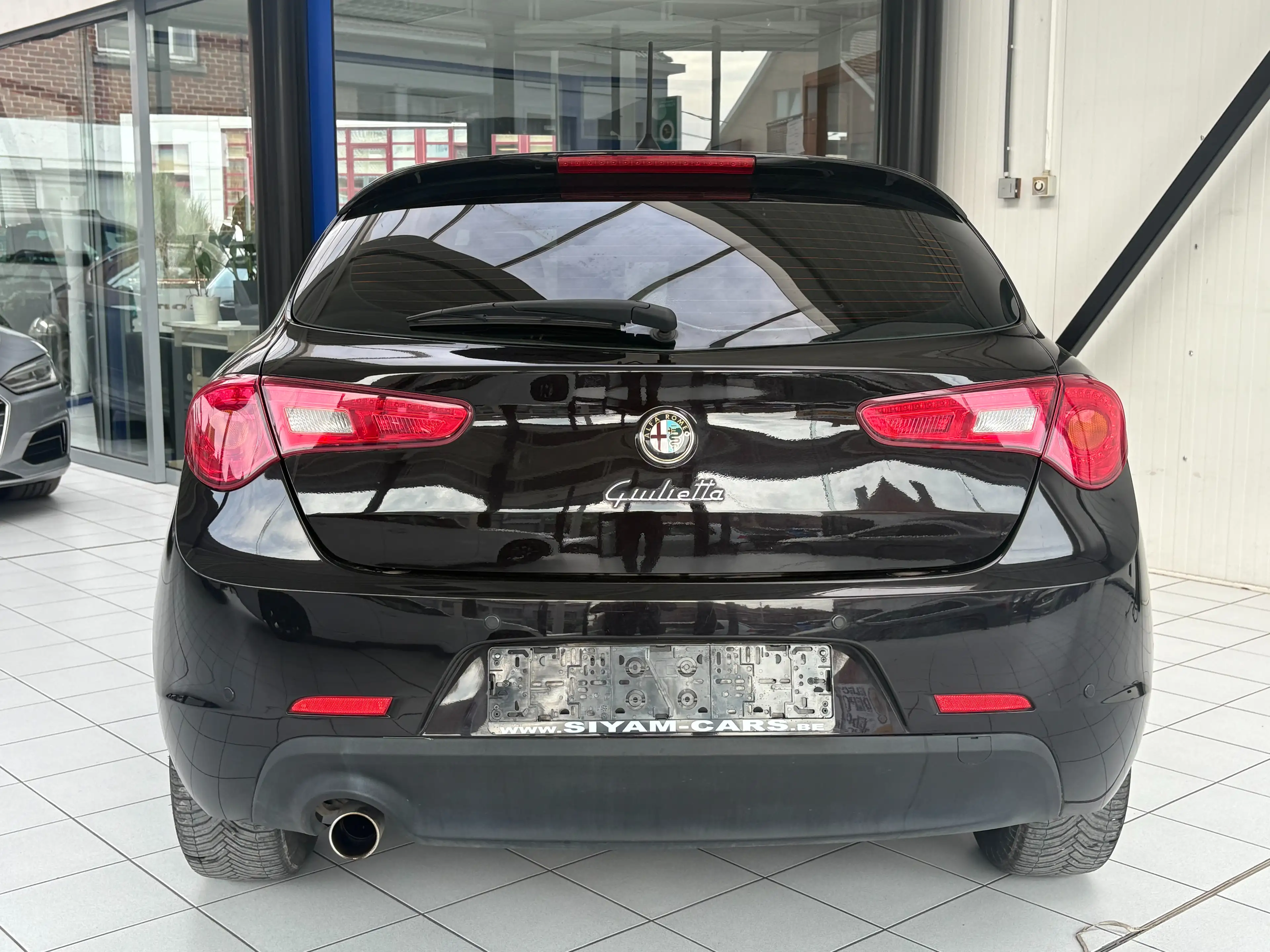 Alfa Romeo Giulietta Giulietta 1.6 JTDm *PDC * JANTES * 5 PORTES * — photo 4