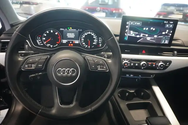Audi A4 view 11
