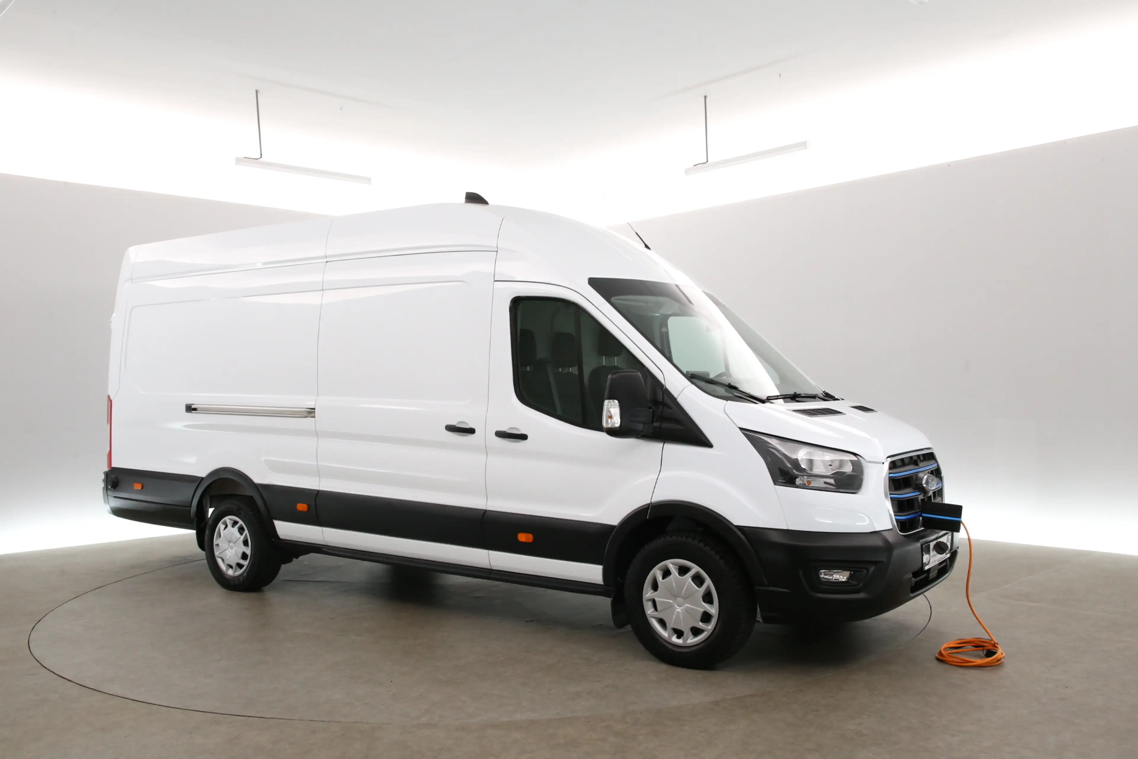 Ford E-Transit L4H3 68 kWh | Snelladen | SOH 96% | Clima | Camera — photo 6