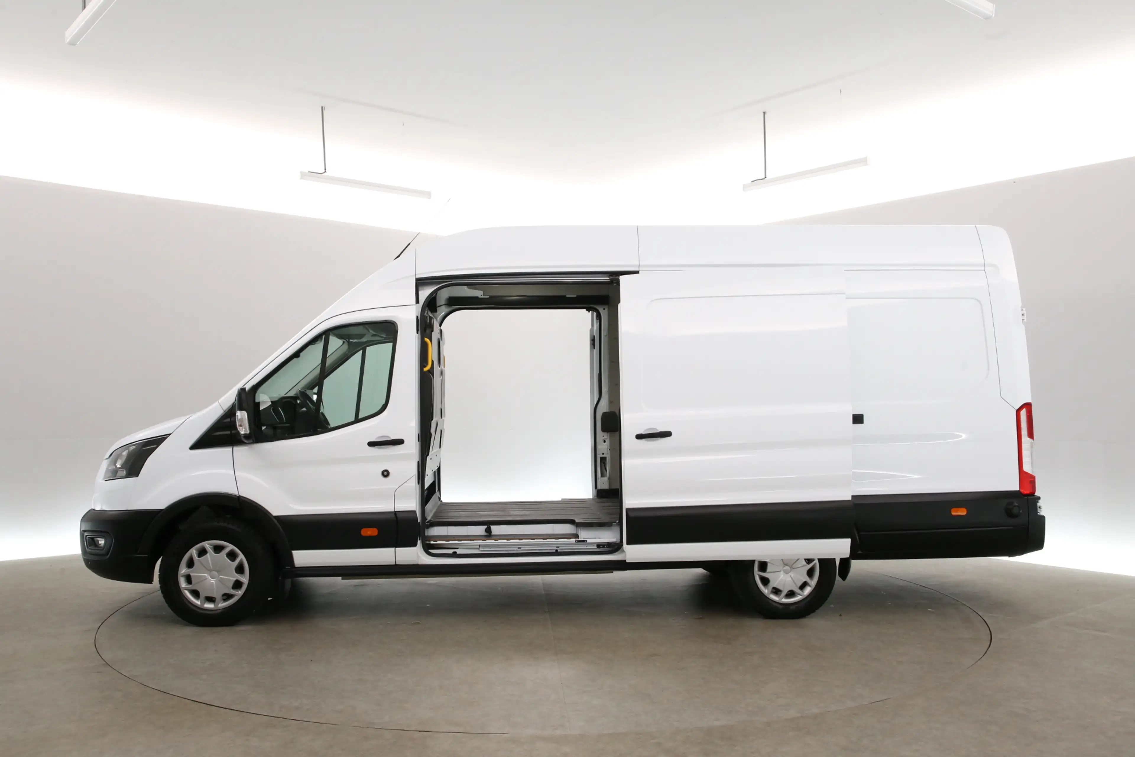 Ford E-Transit L4H3 68 kWh | Snelladen | SOH 96% | Clima | Camera — photo 4