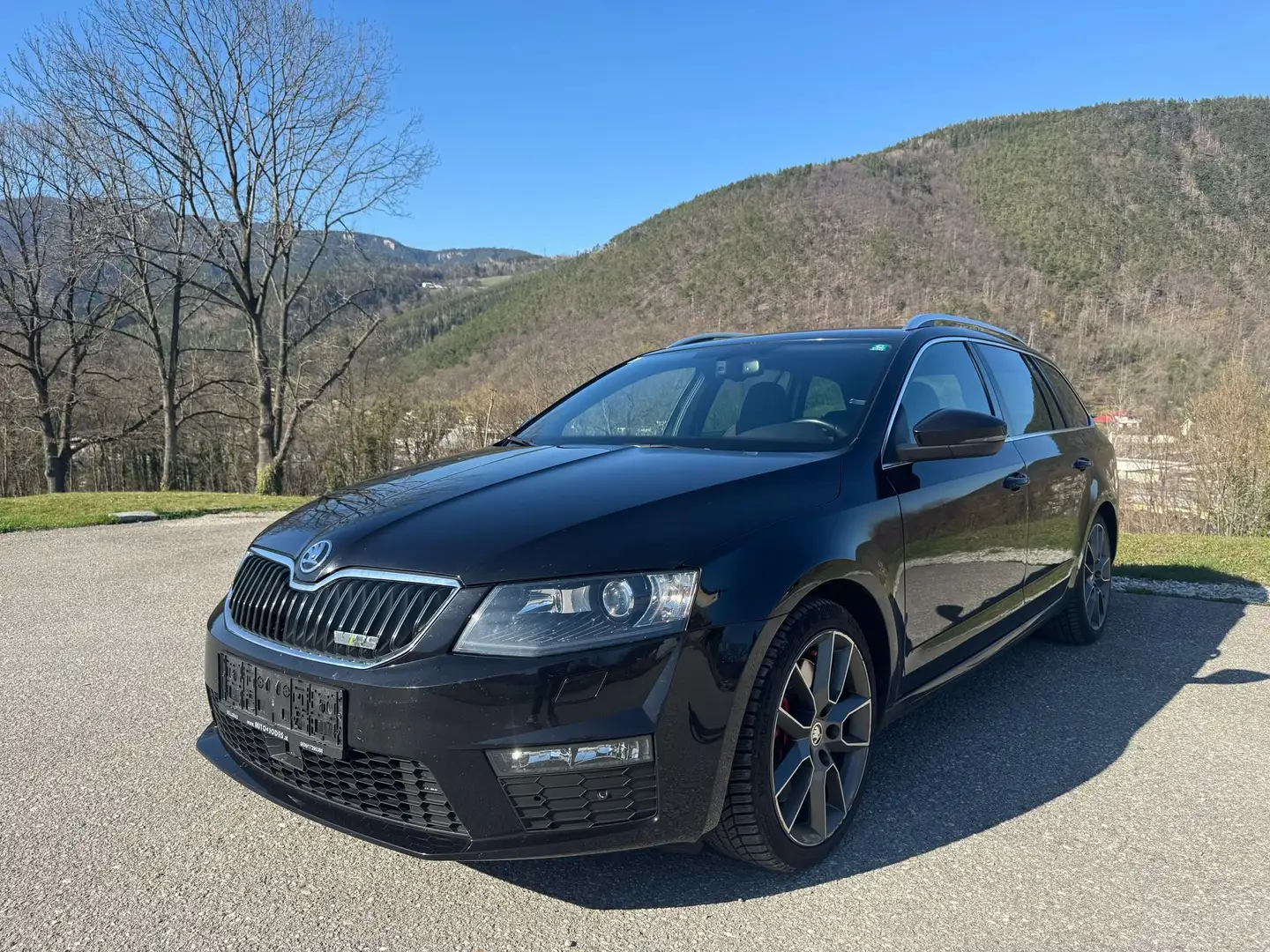 Skoda Octavia Octavia Combi RS 2,0 TDI Green tec DSG RS Schwarz - 1