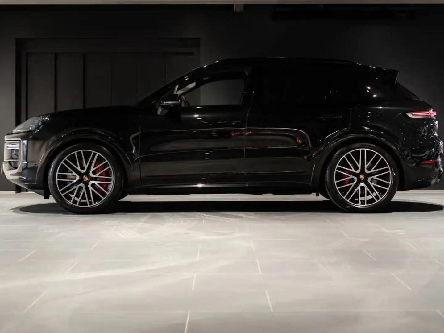 Porsche Cayenne Turbo E-Hybrid*InnoDrive*SpAbg*SpDes*HuD Schwarz - 2
