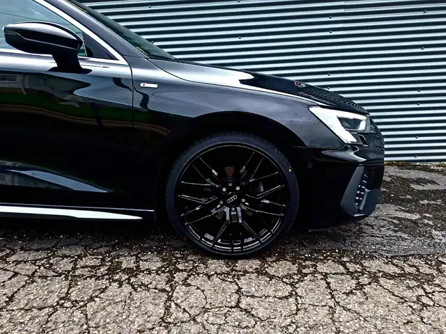 Audi A3 view 4