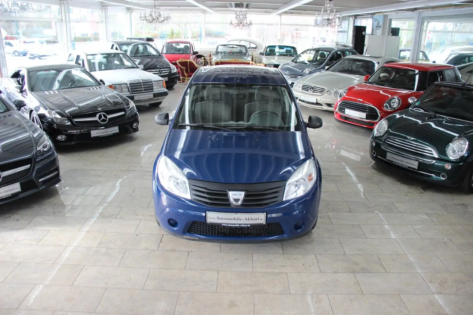 Dacia Sandero Basis Blau - 1