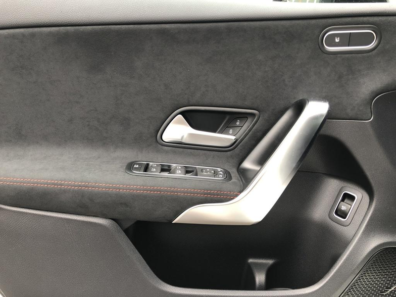 Mercedes-Benz A 180 Limousine AMG+MBUX+Night+Wide+Cam+LED+Navi — photo 15