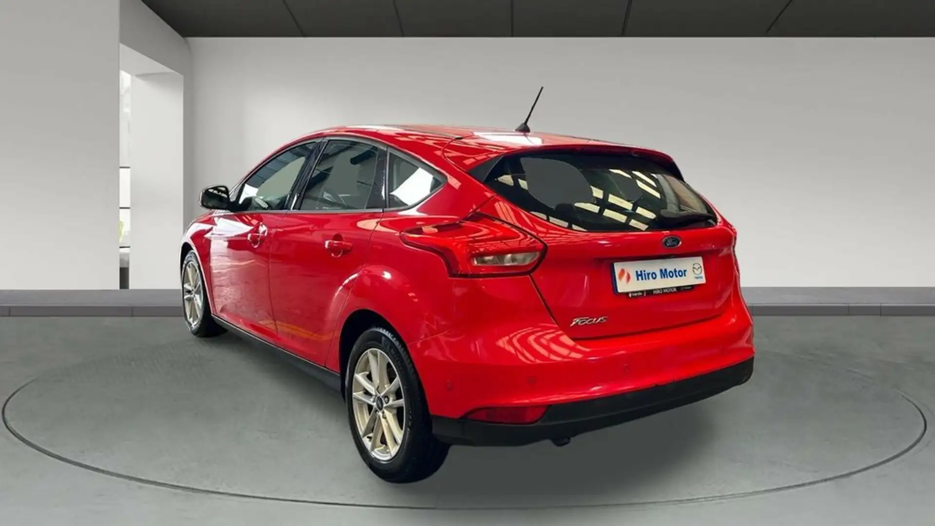 Ford Focus 1.5 TDCI 120 TREND PLUS Rood - 2