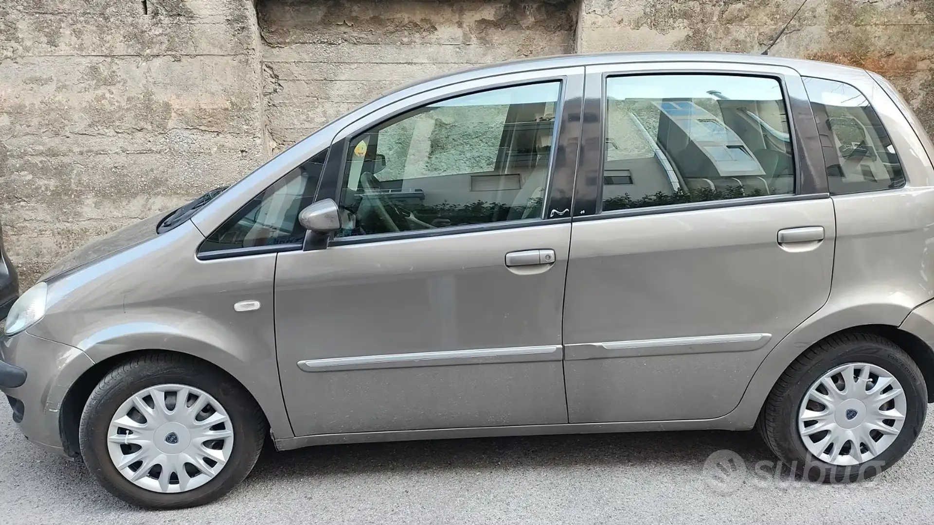Lancia MUSA Musa 1.3 mjt Platino dfn Gri - 2