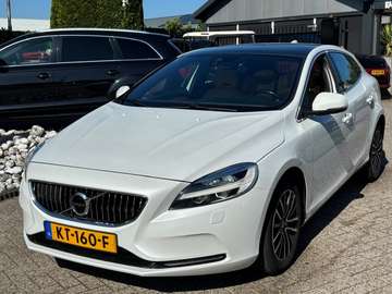 2.0 D2 Nordic+ Dealerauto Leer Pano Trekhaak