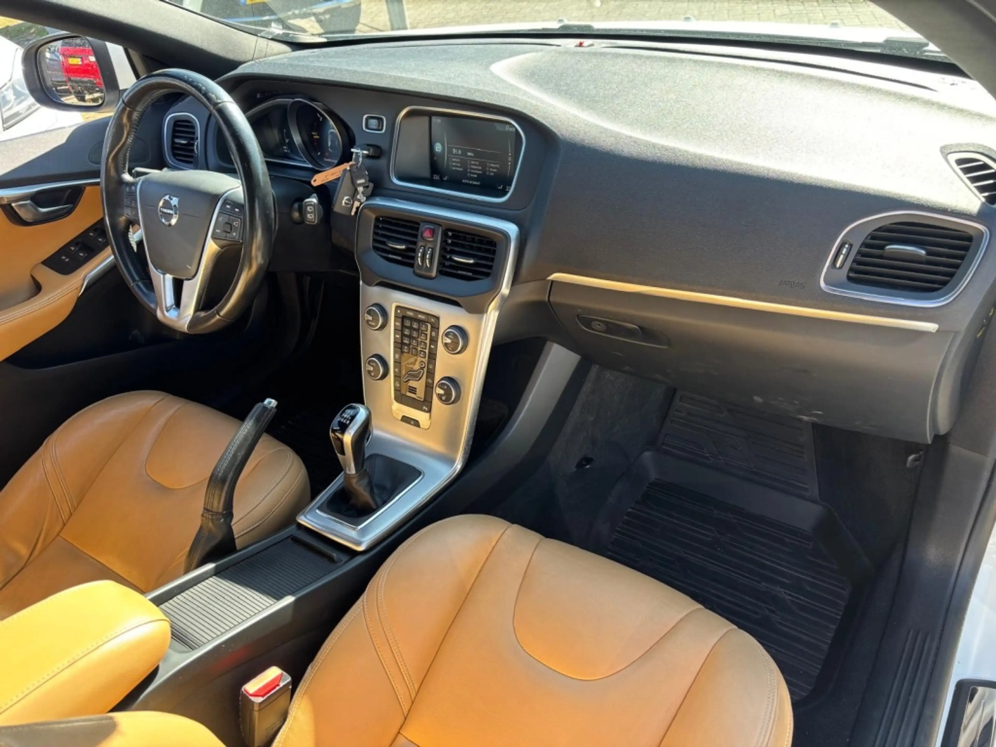 Volvo V40 2.0 D2 Nordic+ Dealerauto Leer Pano Trekhaak — photo 10