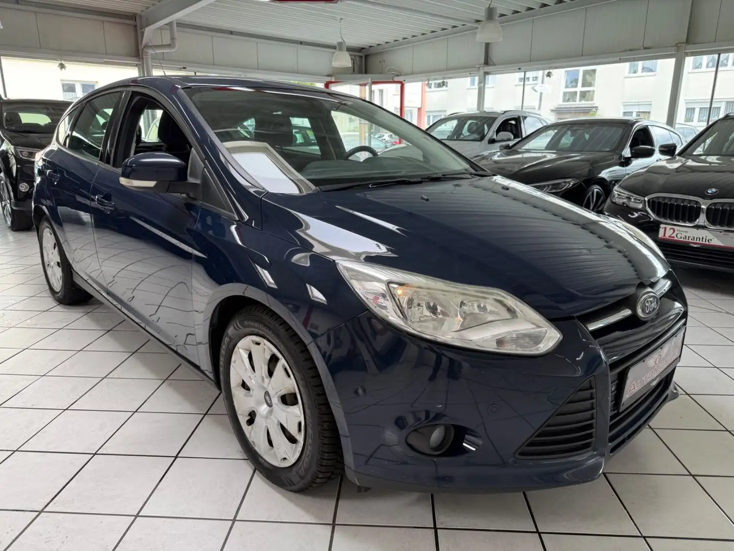 Ford Focus Lim. Trend 1.6 TDCI PDC KLIMA SHZ Blau - 1