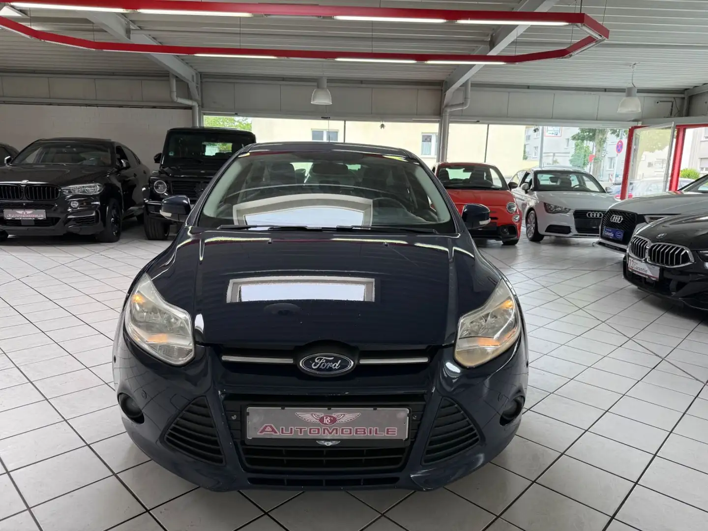 Ford Focus Lim. Trend 1.6 TDCI PDC KLIMA SHZ Blau - 2
