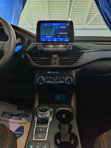 Ford Kuga view 3