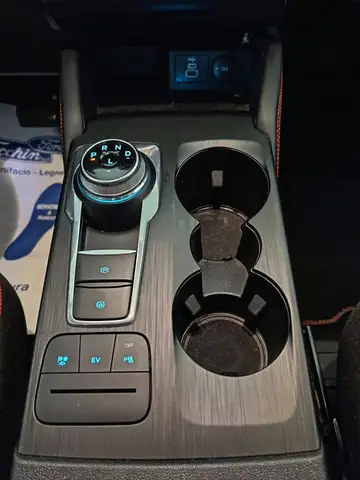 Ford Kuga view 4
