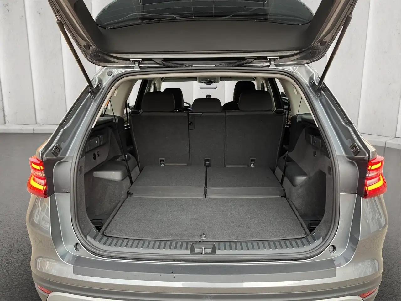 Skoda Kodiaq 1.5 TSI*7-Sitzer*DSG*ViCo*SHZ*LED*AHK**, миниатюра 16