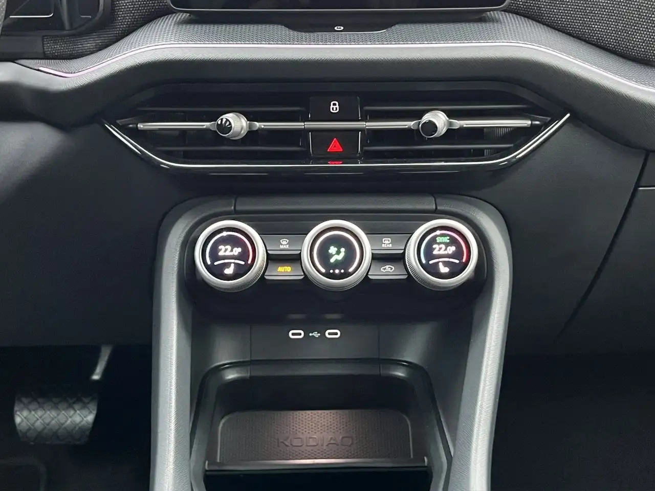 Skoda Kodiaq 1.5 TSI*7-Sitzer*DSG*ViCo*SHZ*LED*AHK**, миниатюра 23