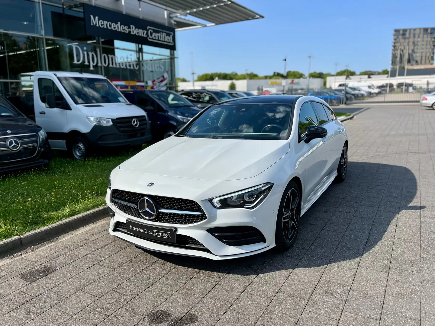 Mercedes-Benz CLA 180 CLA Shooting Brake 180 AMG Line Bianco - 1