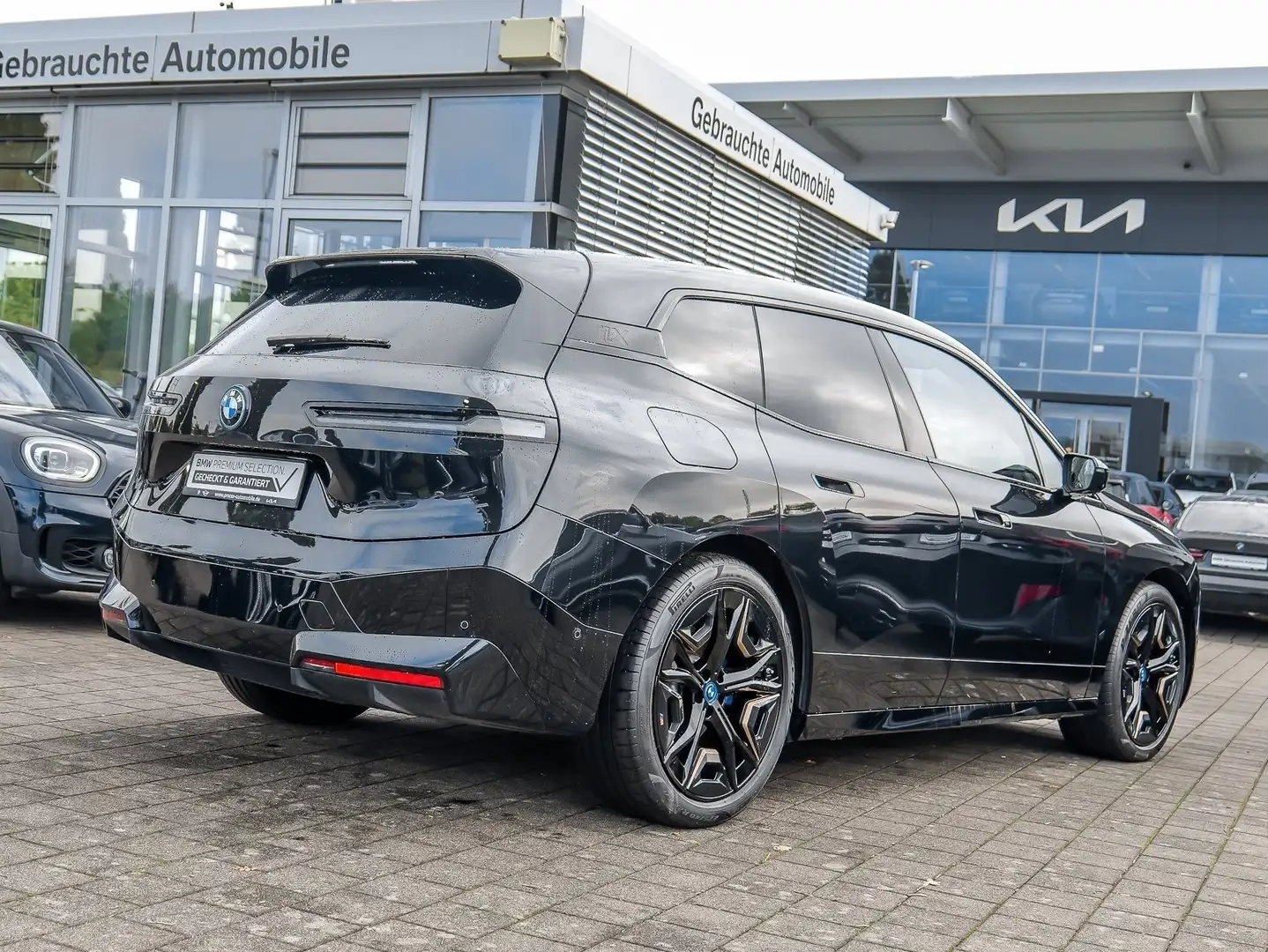 BMW iX xDrive40 M Sport HUD PANO ACC RFK NAVI LED Zwart - 2