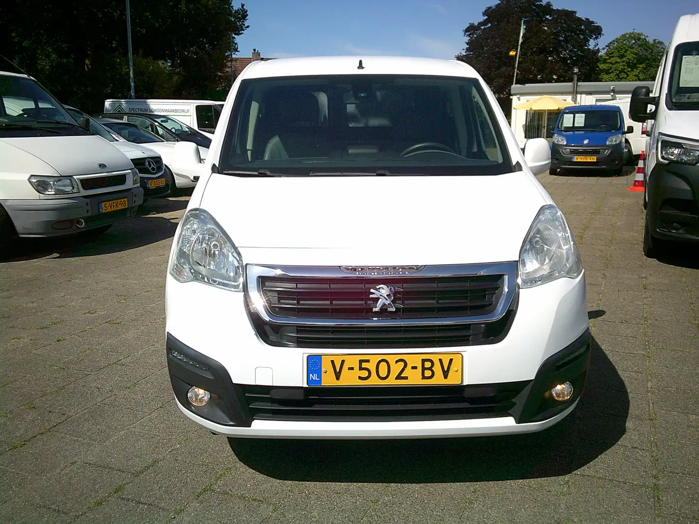 Peugeot Partner 122 1.6 BlueHDi 100 L2 XR S&S VOORZIEN VAN AIRCO+C Wit - 2