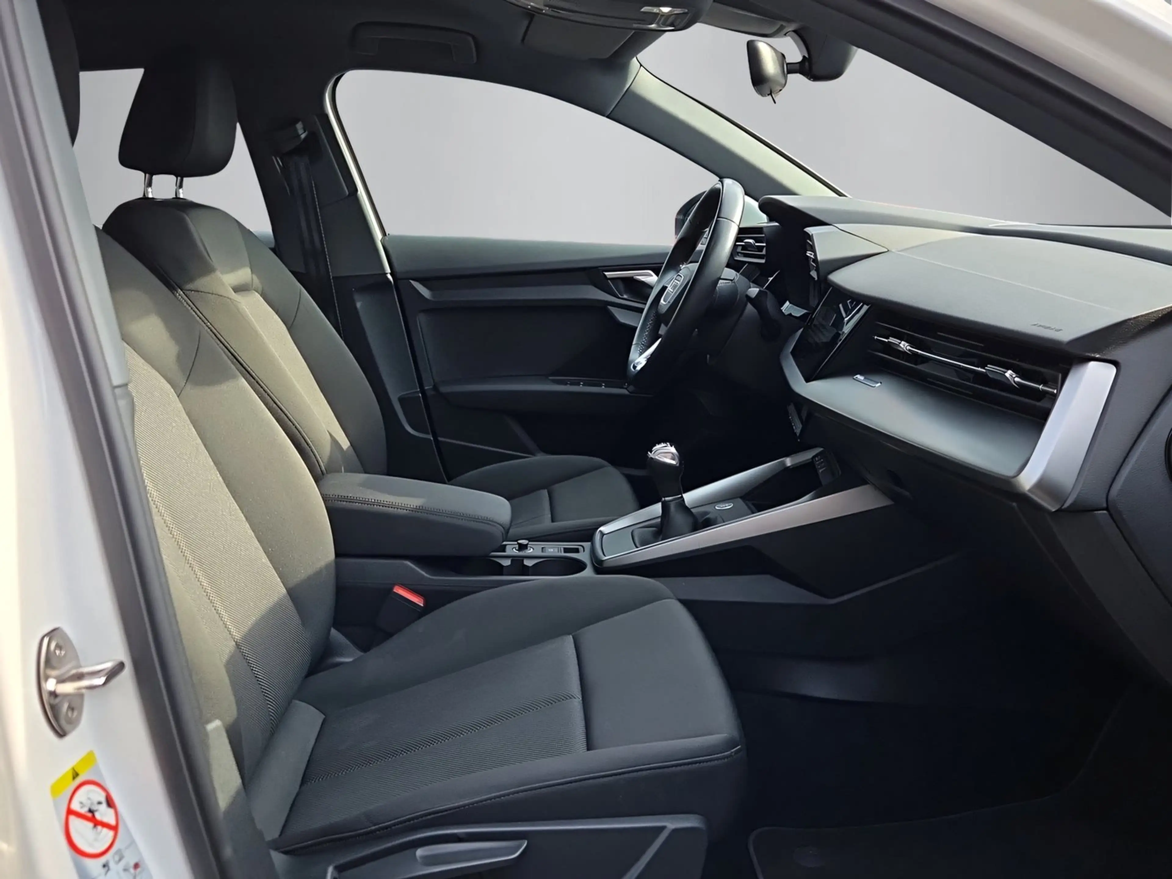 Audi A3 30 TFSI intense — photo 11
