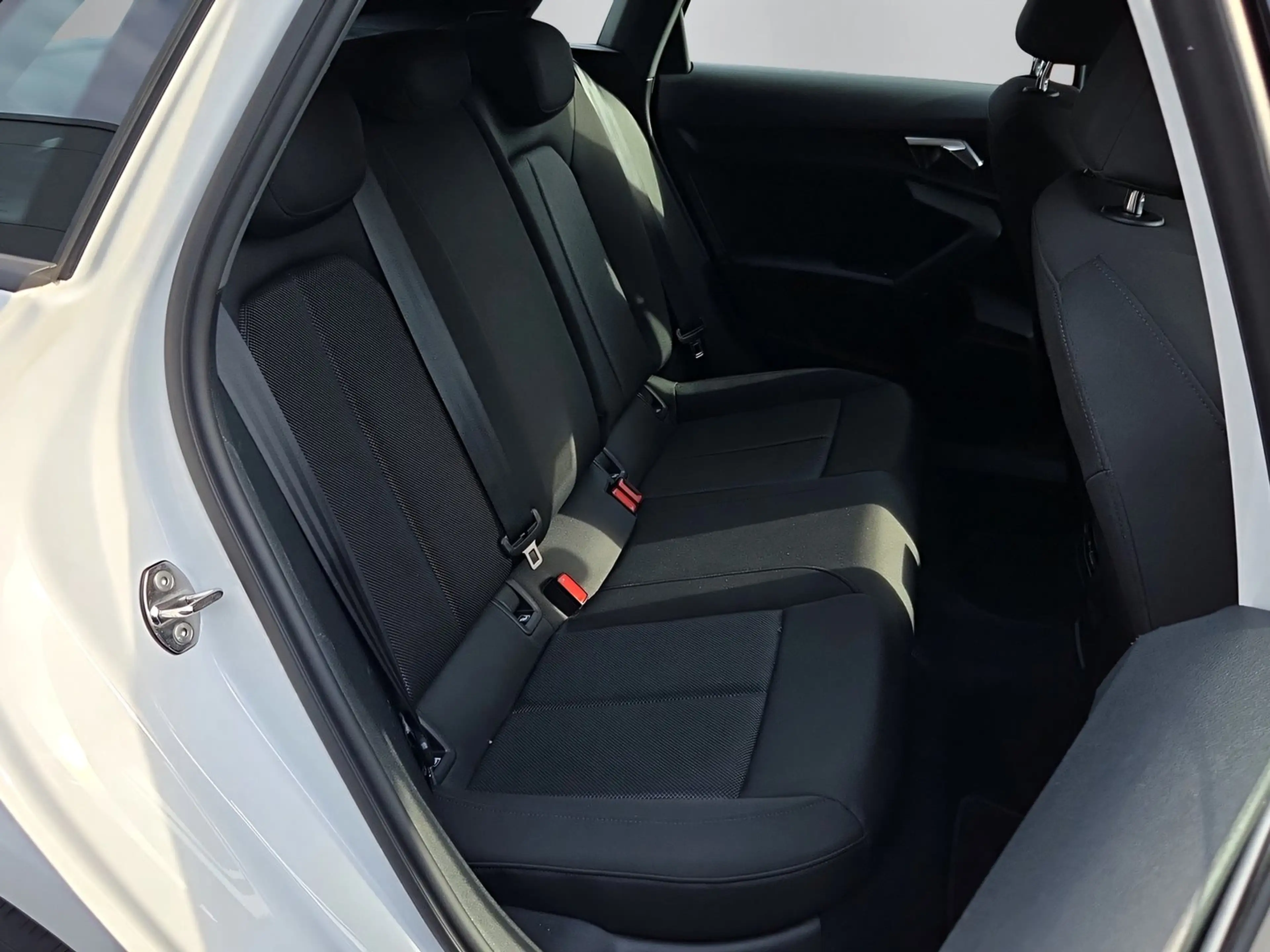 Audi A3 30 TFSI intense — photo 12