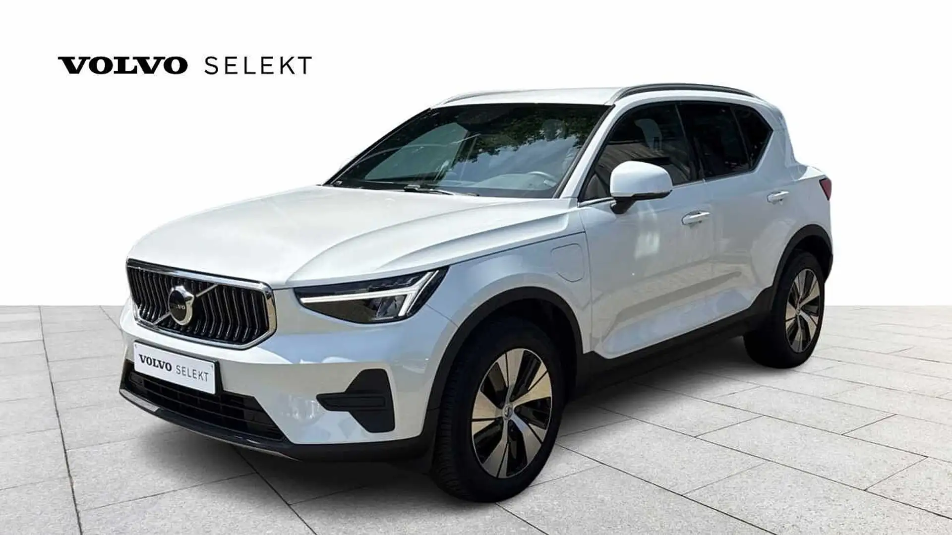 Volvo XC40 Recharge Plus Bright, T4 plug-in hybrid, Bianco - 1