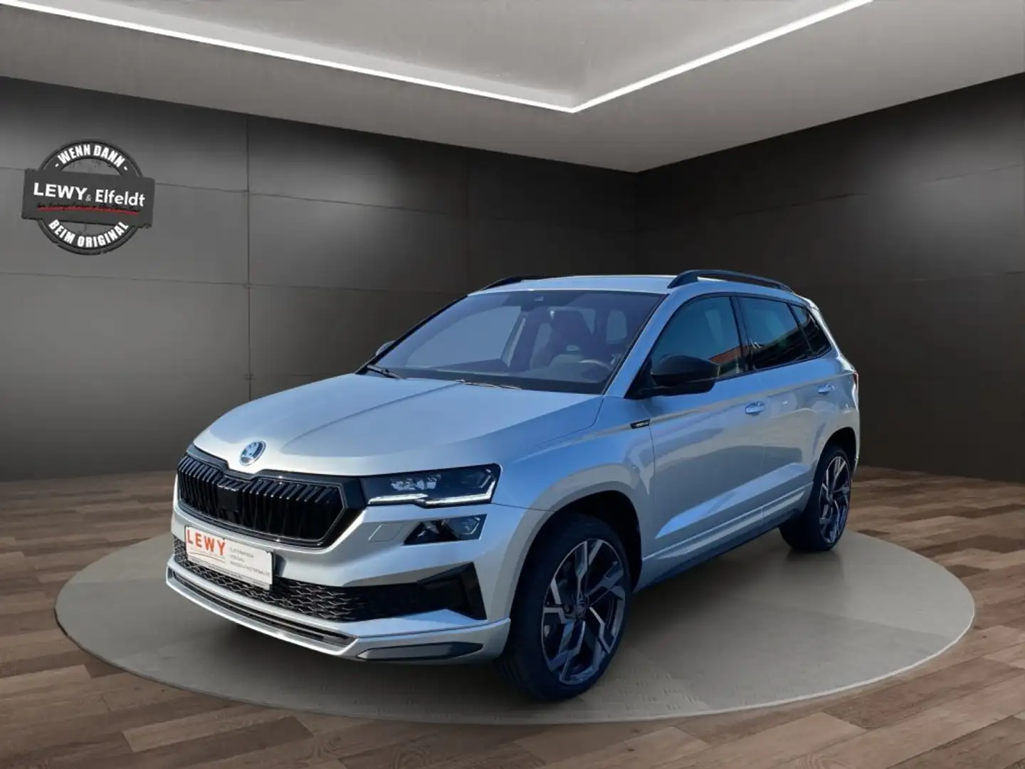 Skoda Karoq 1.5 TSI ACT DSG Sportline Plateado - 1