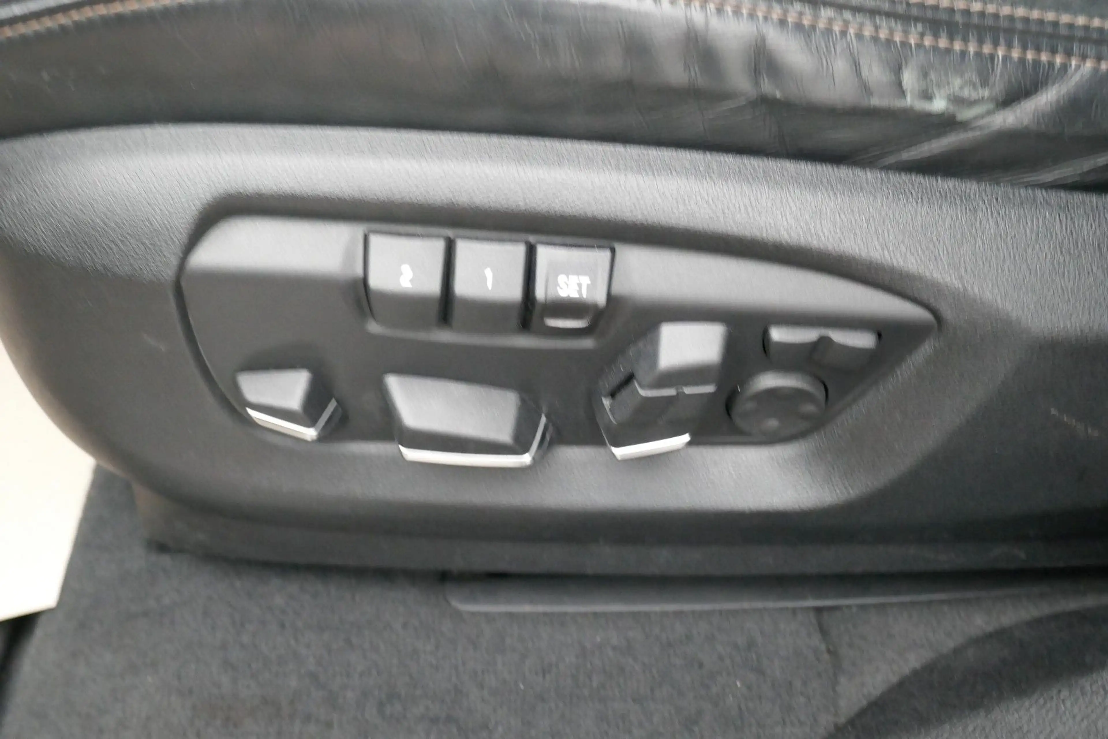 BMW X6 xDrive 40d M Paket/Stdhzg/LED/AHK — photo 8
