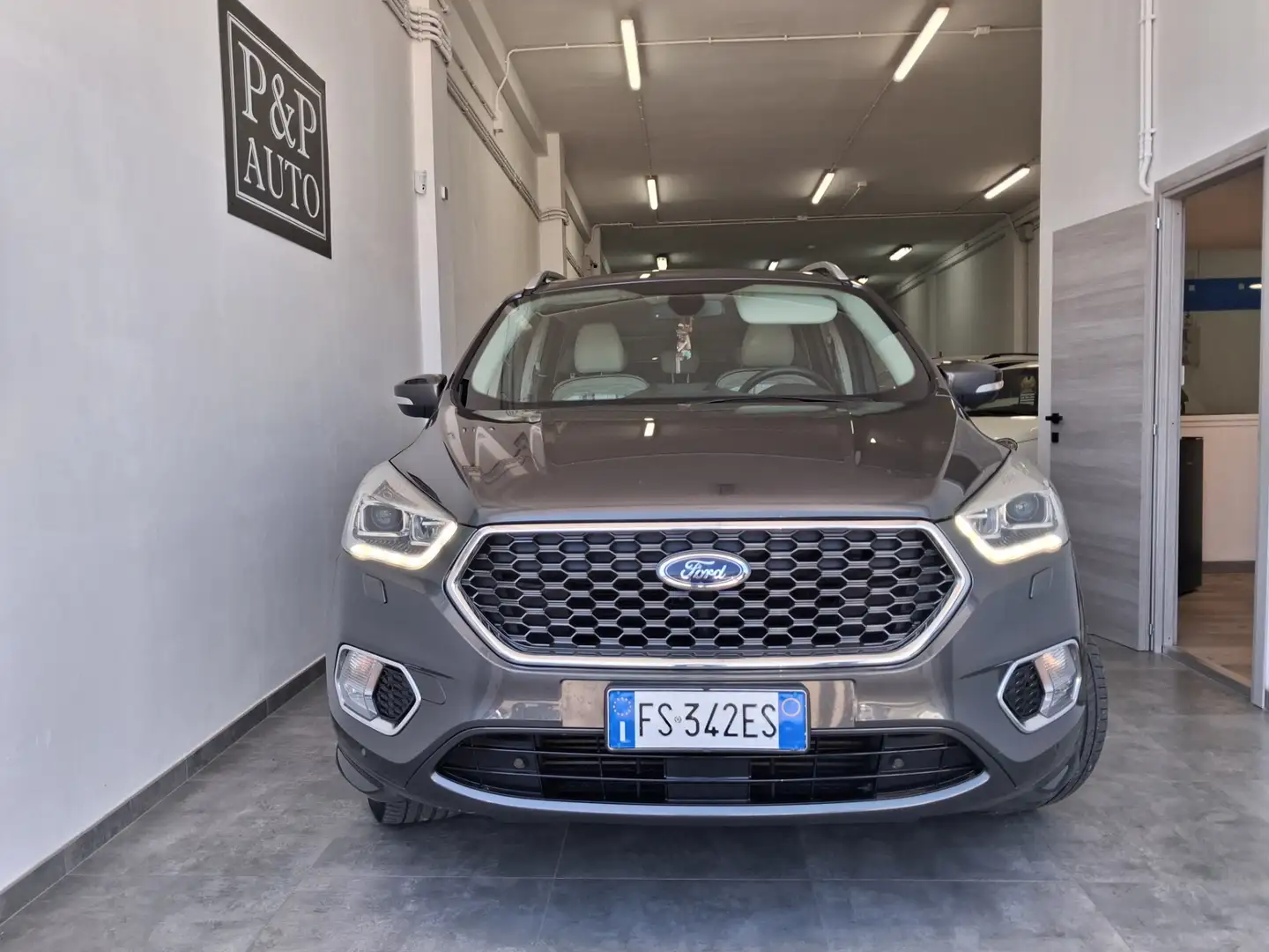 Ford Kuga Kuga 2.0 TDCI 150 CV S&S 4WD Vignale Gris - 1