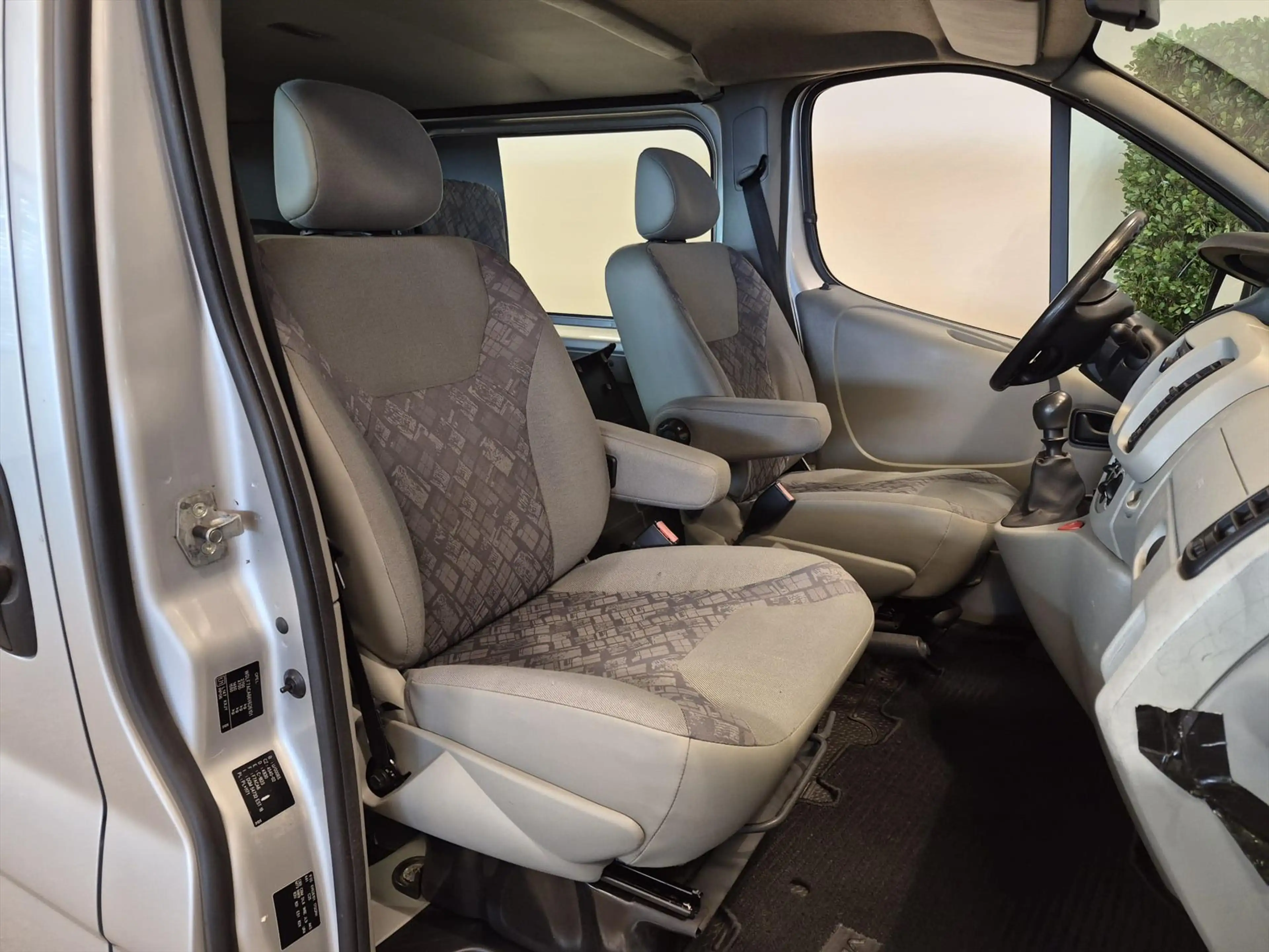 Opel Vivaro L1H1 Rolstoelbus - LAGE KM-STAND — photo 24