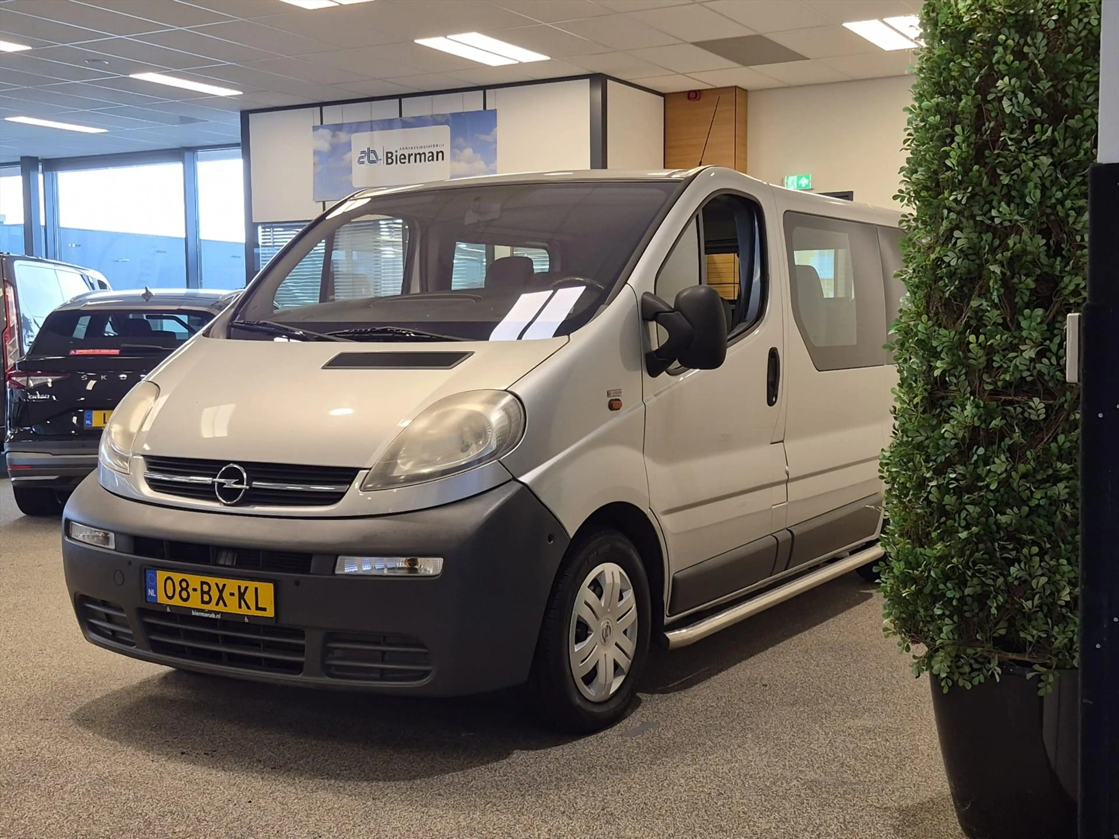 Opel Vivaro L1H1 Rolstoelbus - LAGE KM-STAND — photo 3