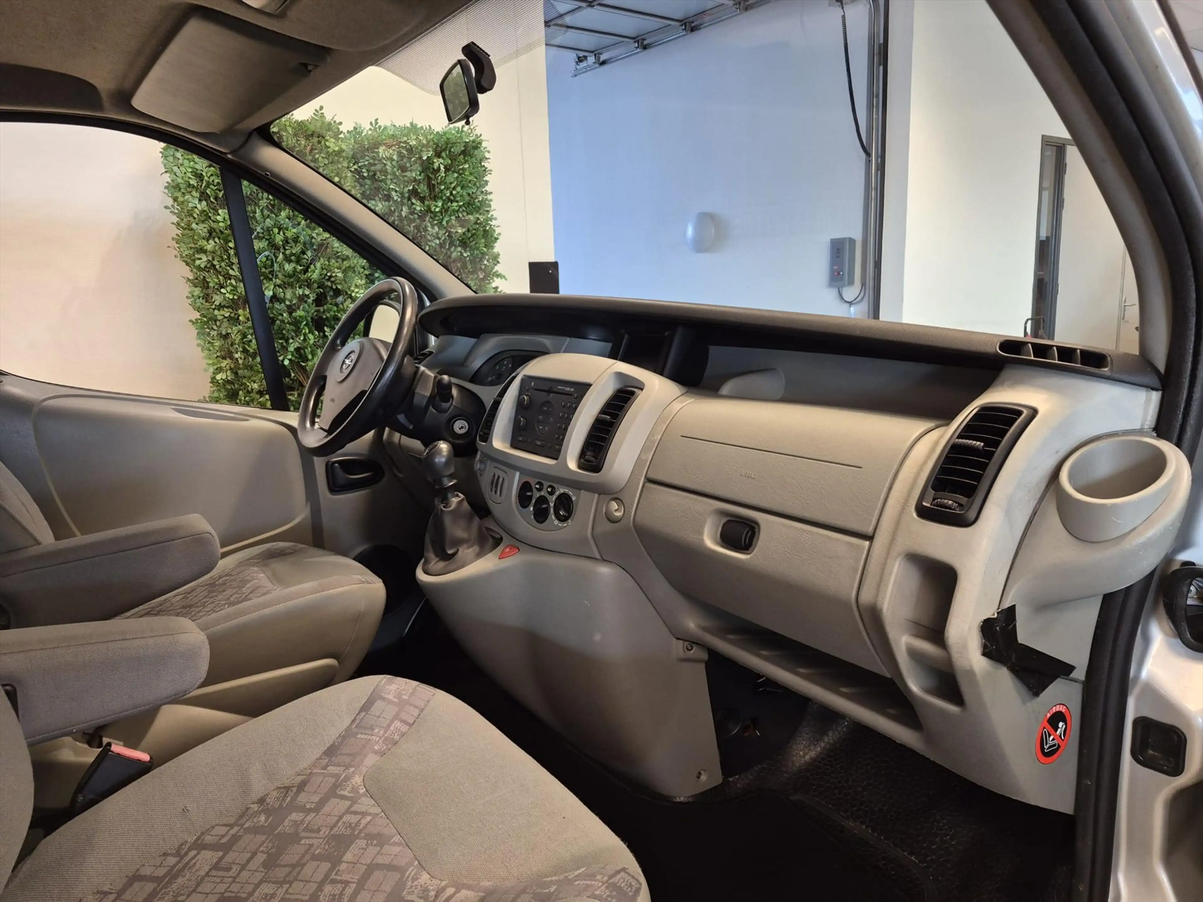 Opel Vivaro L1H1 Rolstoelbus - LAGE KM-STAND — photo 16