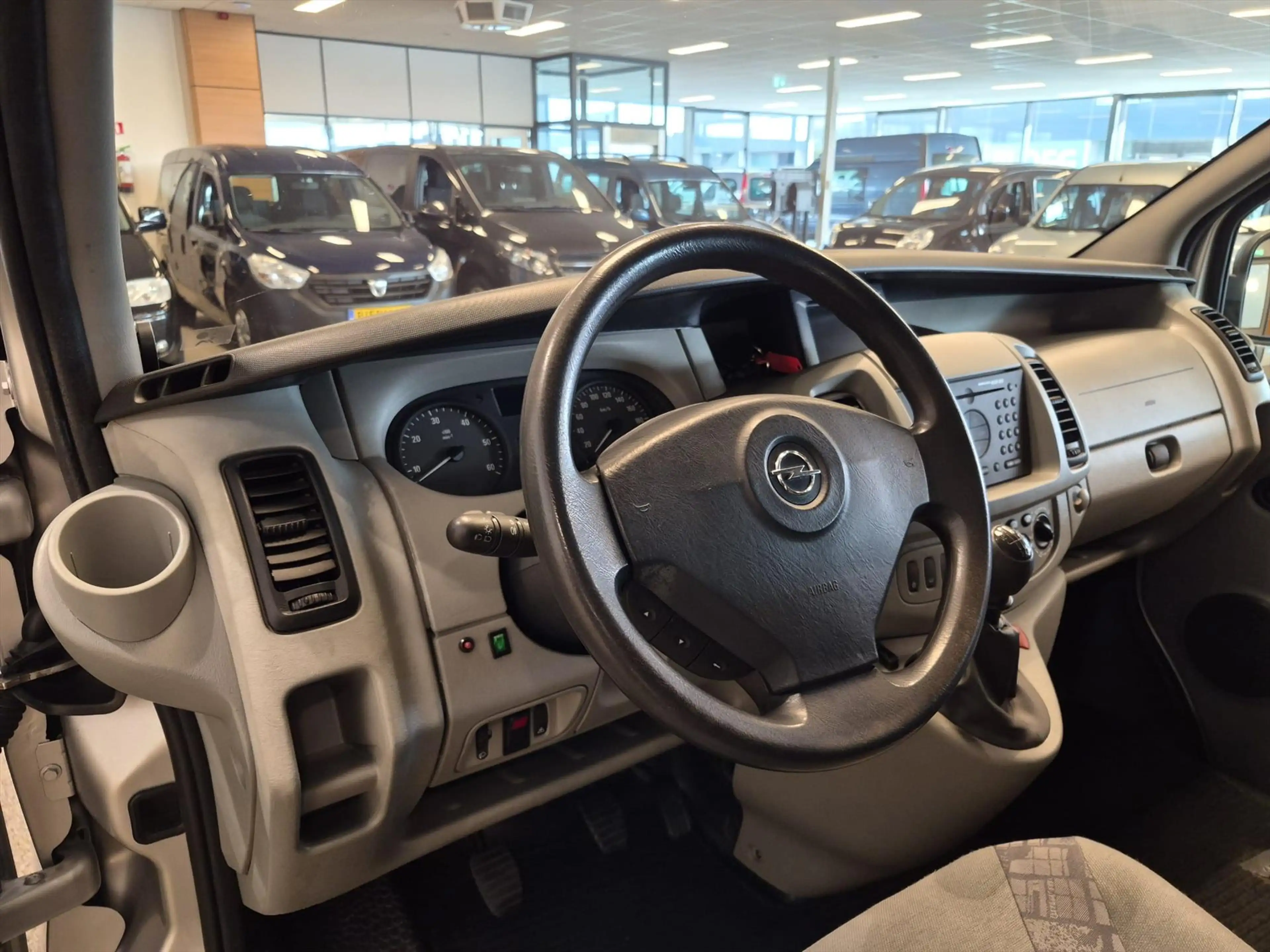 Opel Vivaro L1H1 Rolstoelbus - LAGE KM-STAND — photo 18