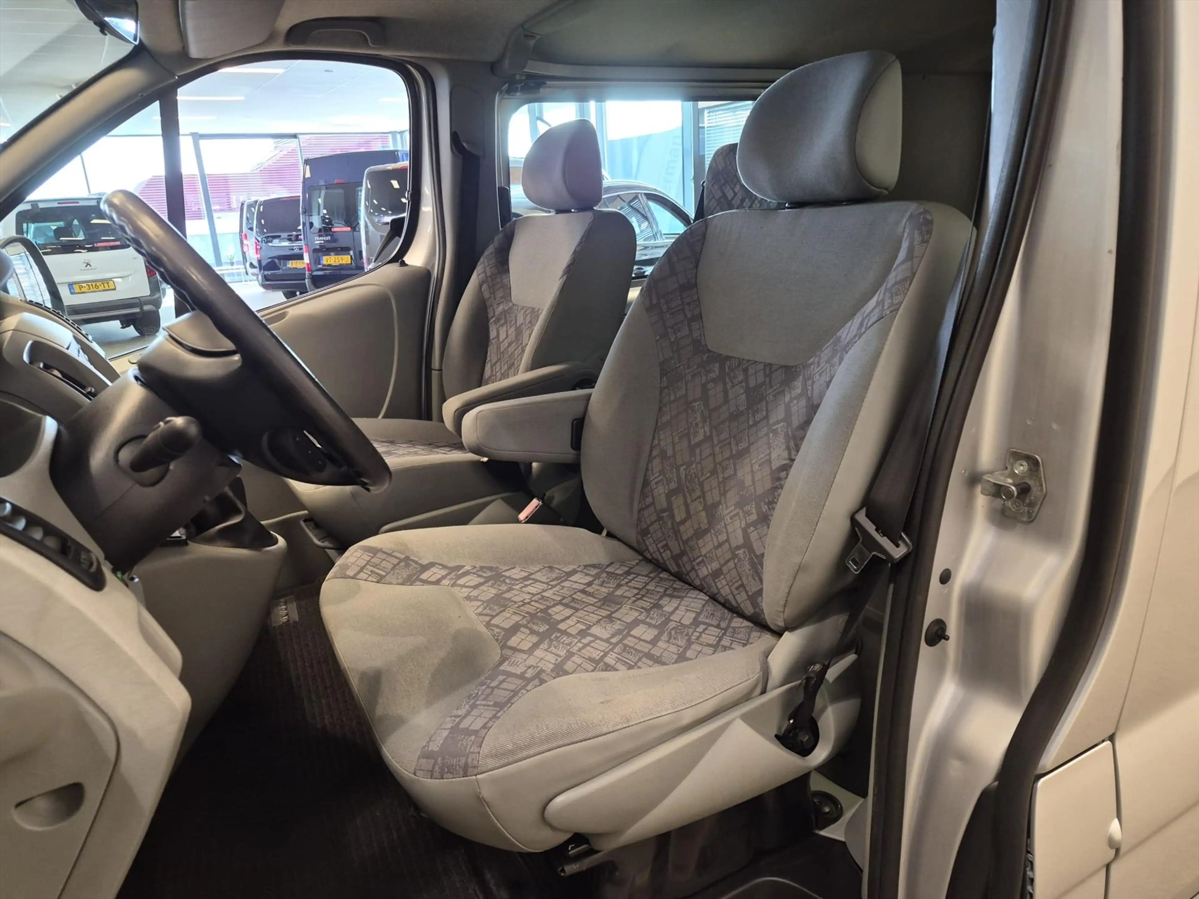 Opel Vivaro L1H1 Rolstoelbus - LAGE KM-STAND — photo 19