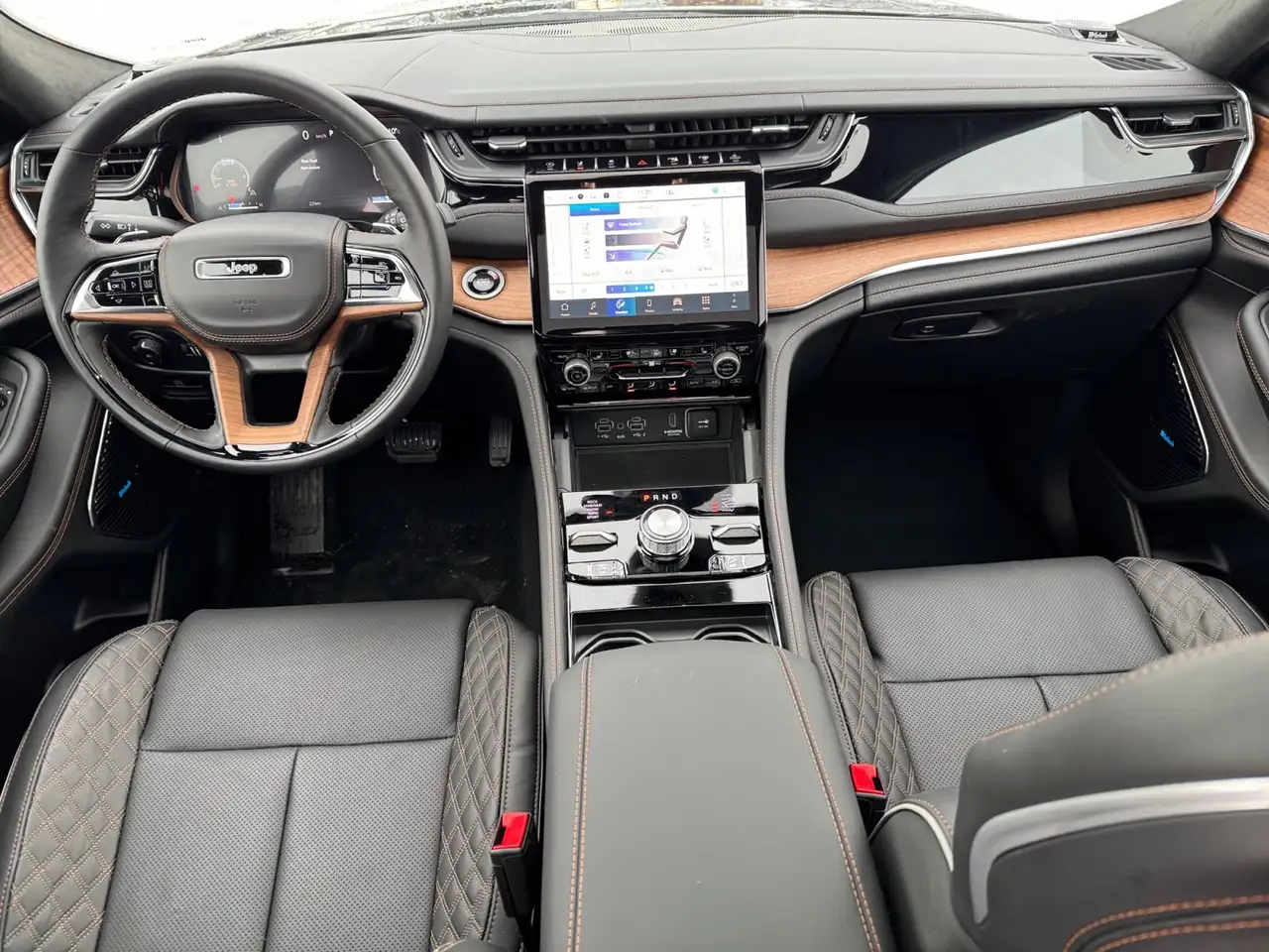 Jeep Grand Cherokee снимка Jeep Grand Cherokee