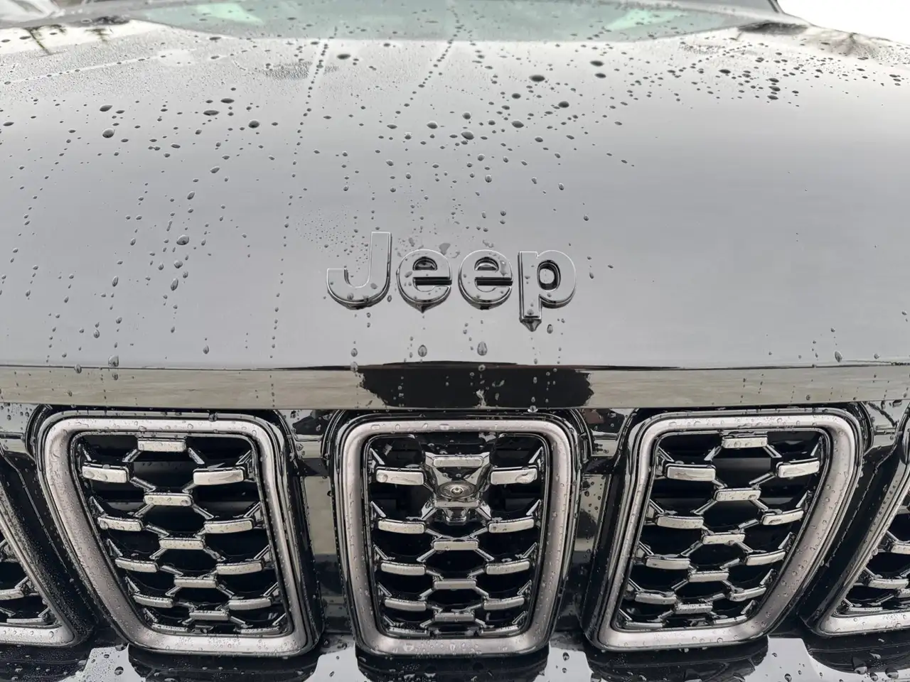 Jeep Grand Cherokee снимка Jeep Grand Cherokee