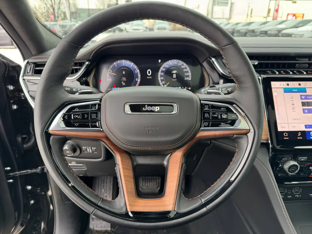 Jeep Grand Cherokee снимка Jeep Grand Cherokee