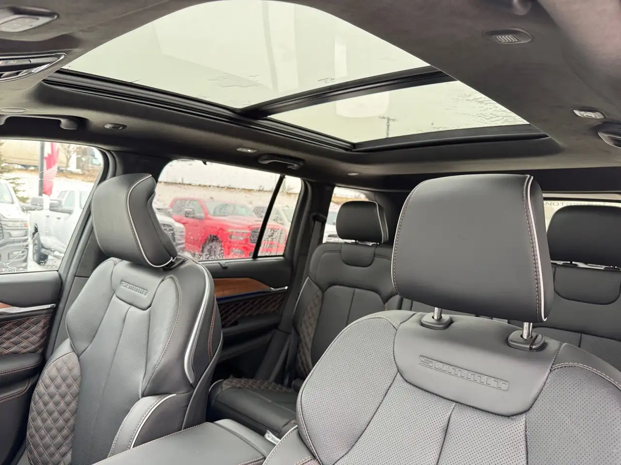 Jeep Grand Cherokee снимка Jeep Grand Cherokee