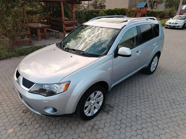 Mitsubishi Outlander 2.0 di-d Instyle 7p.ti dpf