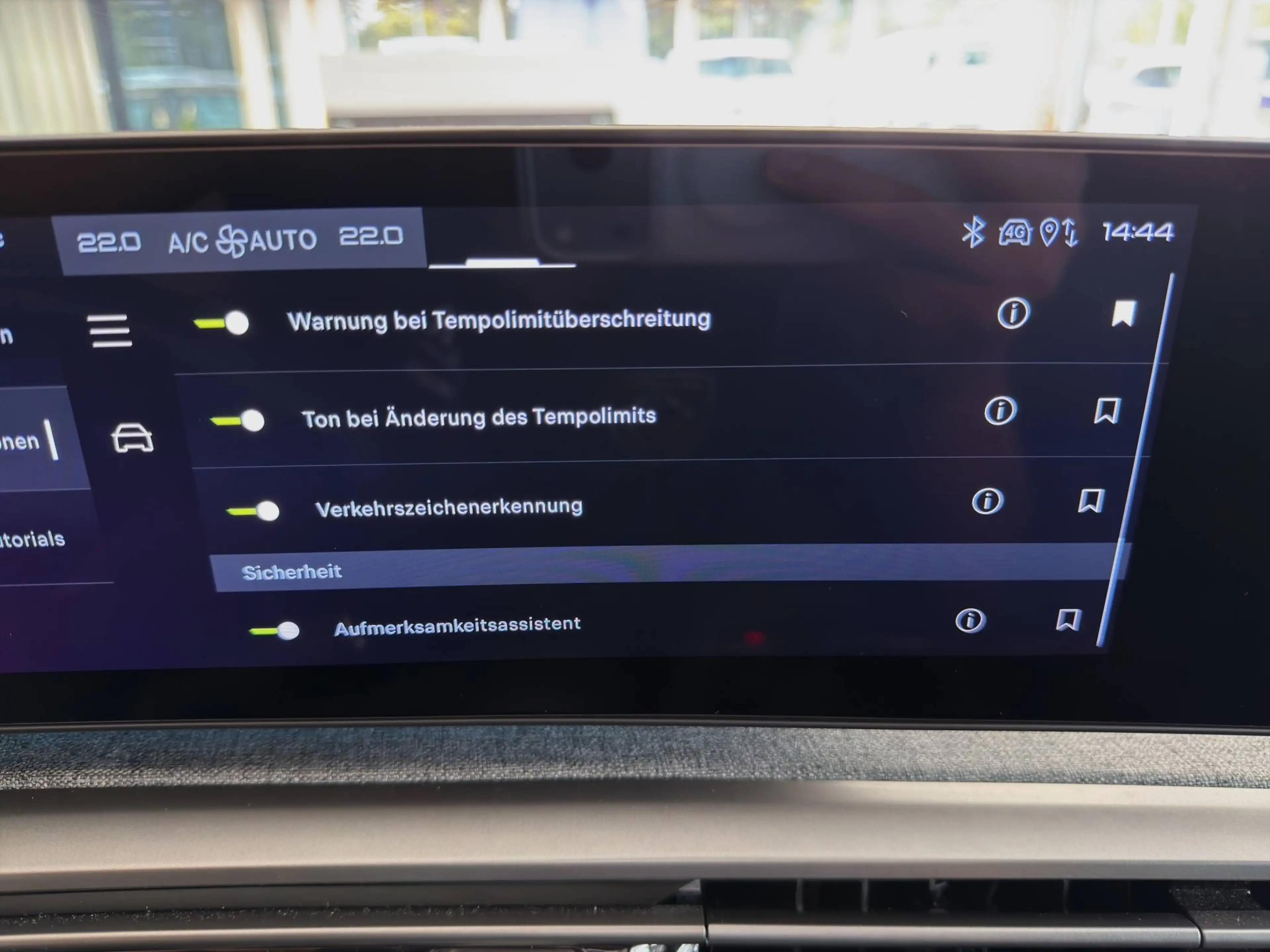 Peugeot 3008 Allure 1.2 145 e-DSC6 Mild-Hybrid LED/DAB/SHZ/PDC/RFK/NAVI — photo 17