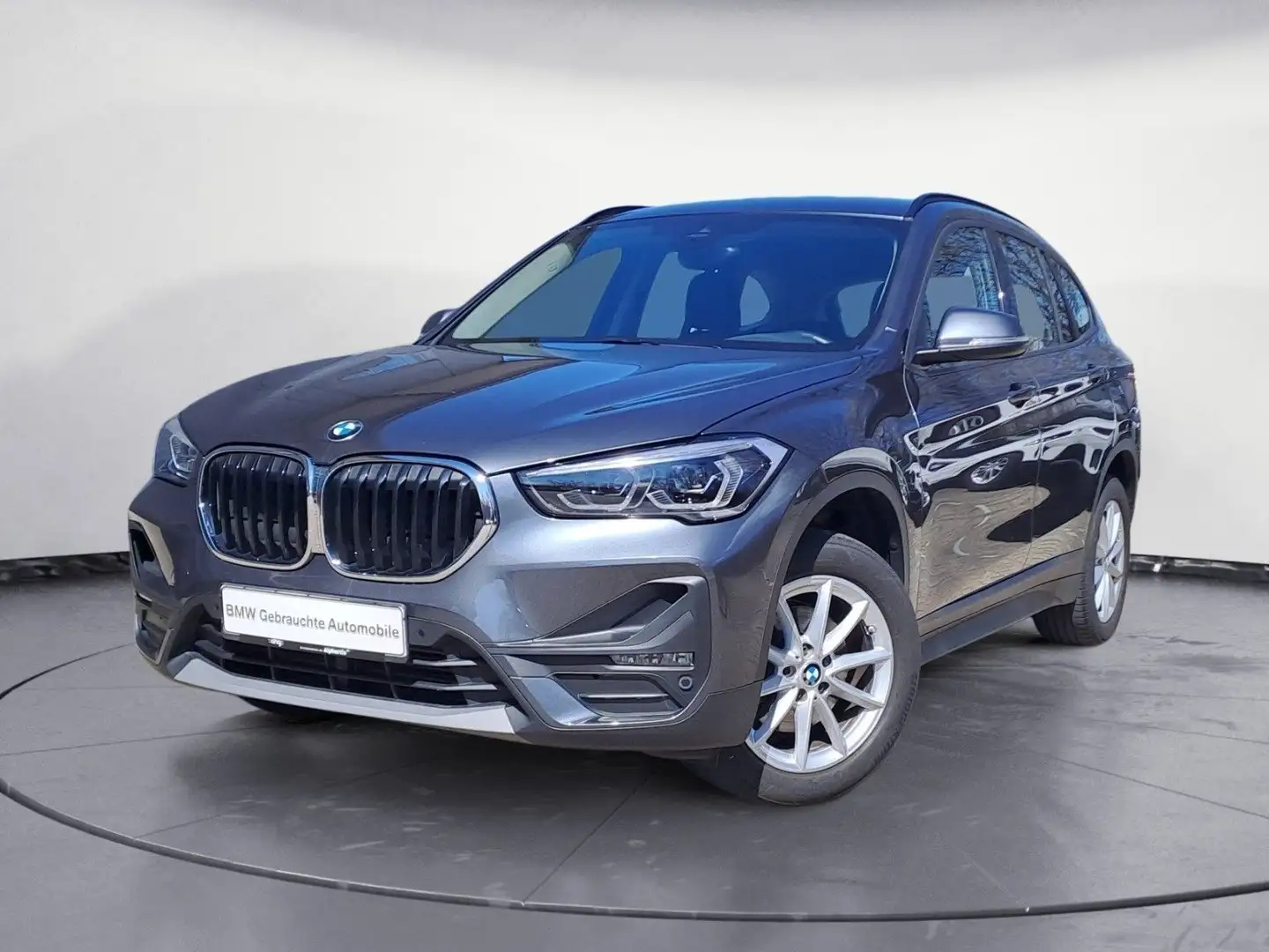 BMW X1 xDrive18d Advantage RFK AHK PDC LED DAB Grau - 2