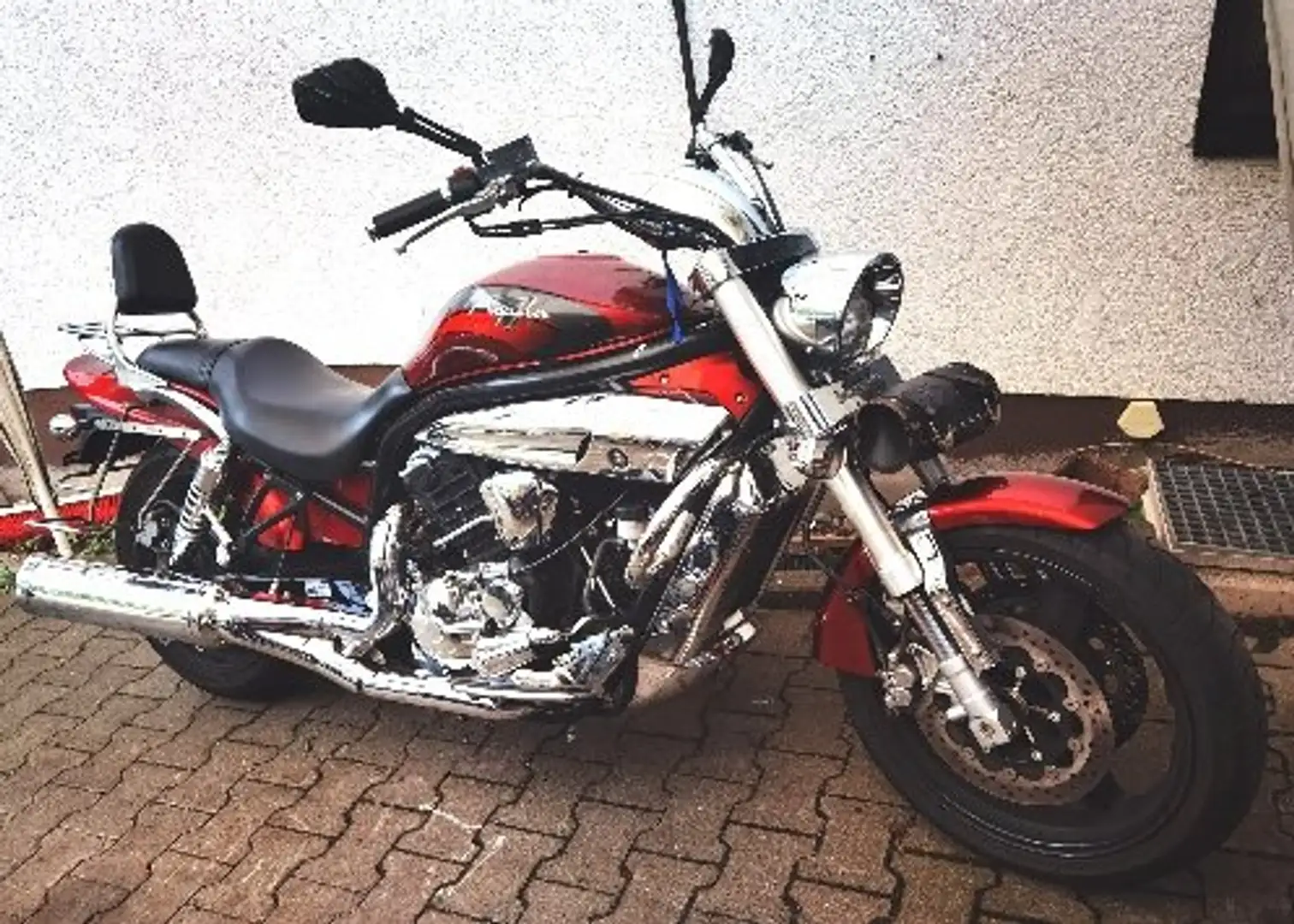 Hyosung Aquila 650 Rot - 1