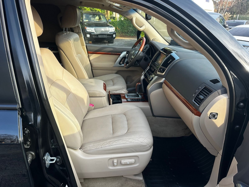Toyota Land Cruiser 4.5 V8-D-4D Executive*7-SITZER* — photo 8