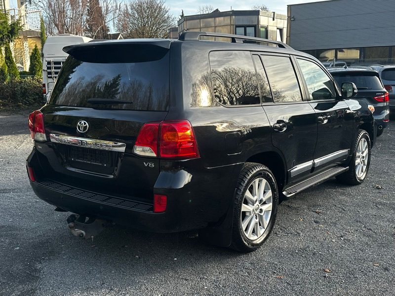 Toyota Land Cruiser 4.5 V8-D-4D Executive*7-SITZER* — photo 5