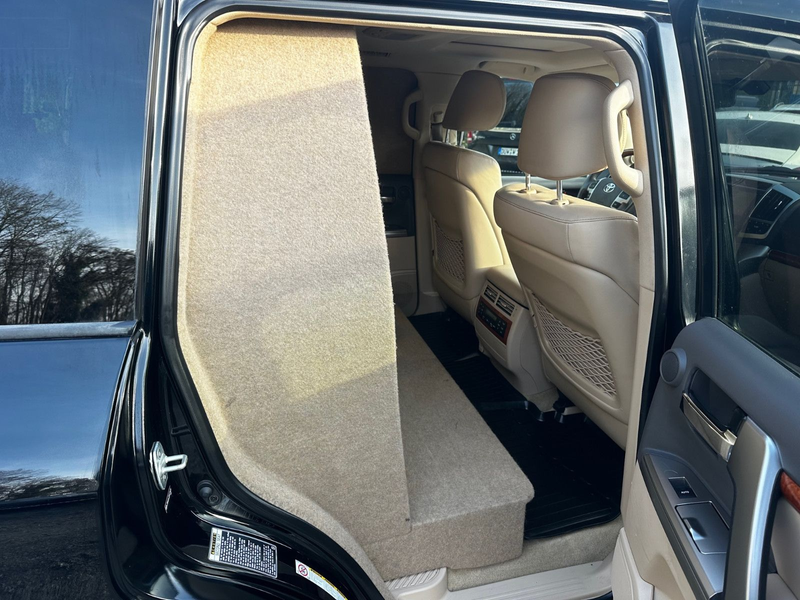 Toyota Land Cruiser 4.5 V8-D-4D Executive*7-SITZER* — photo 9