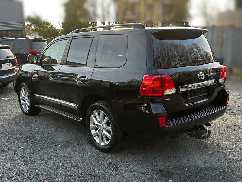 Toyota Land Cruiser 4.5 V8-D-4D Executive*7-SITZER* — photo 6