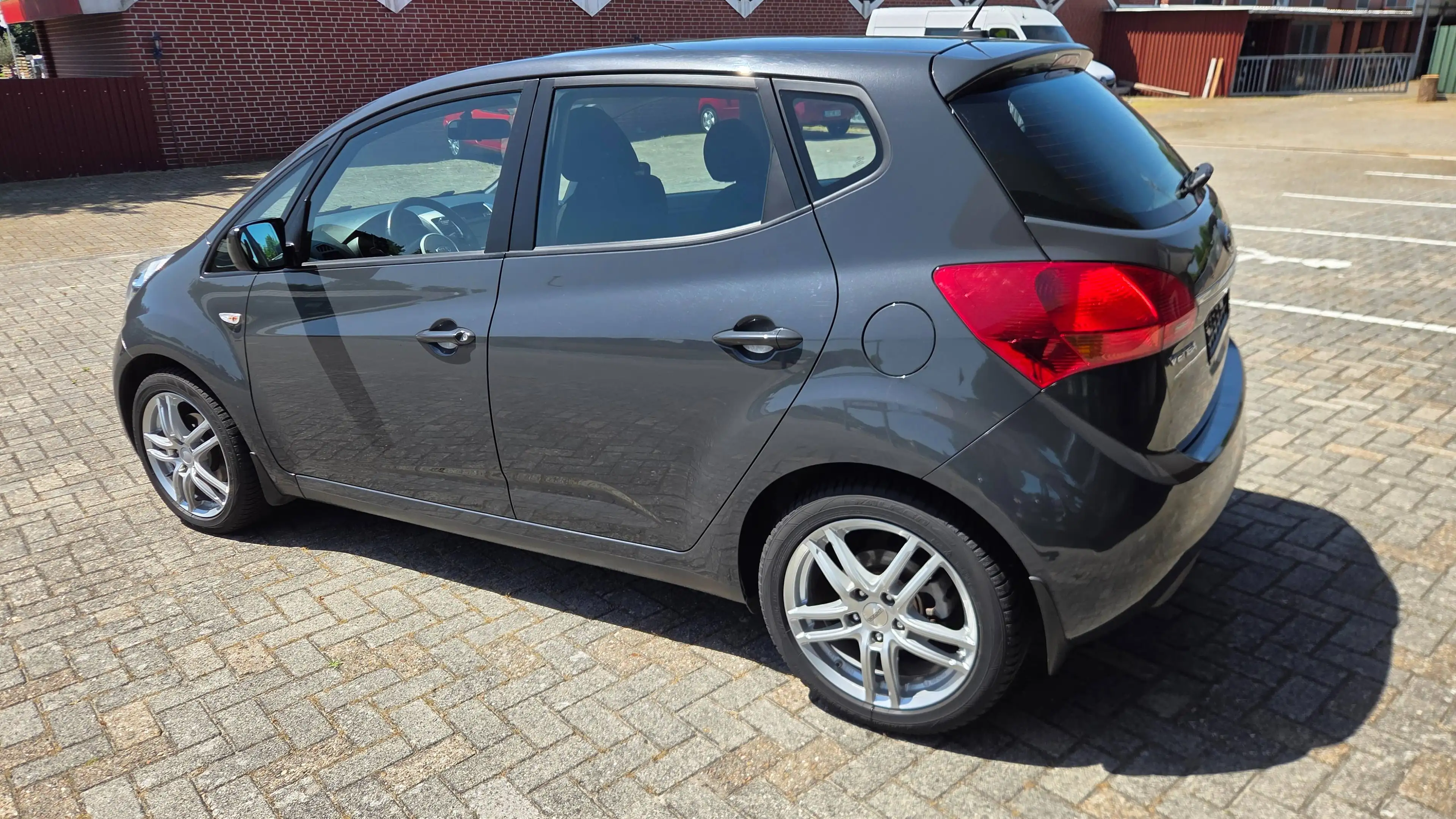 Kia Venga Spirit — photo 4